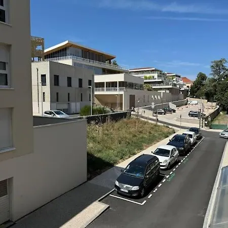 T2 Idealement Situe Apartment *